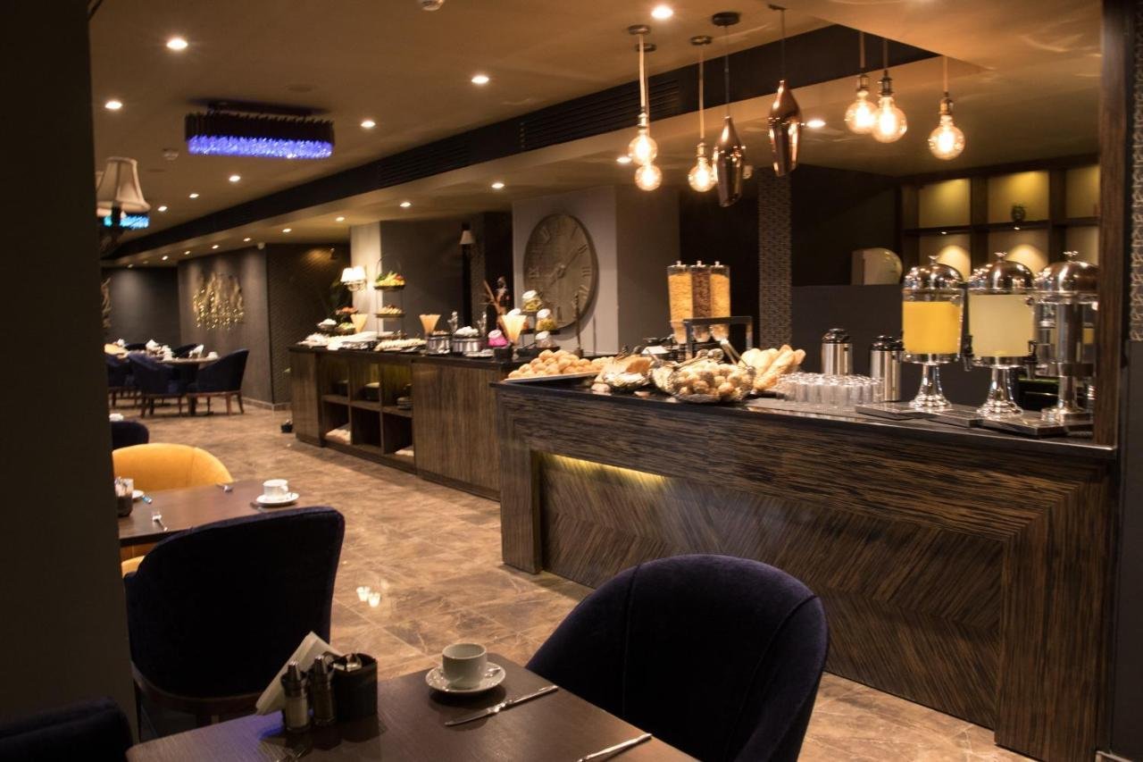 Seas Hotel